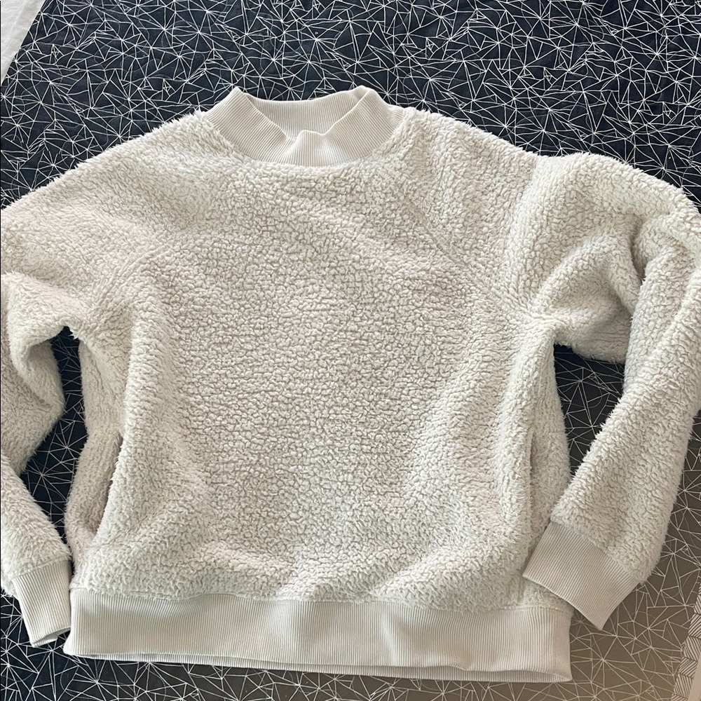 Athleta Cream Sherpa Women's Sweatshirt with pockets